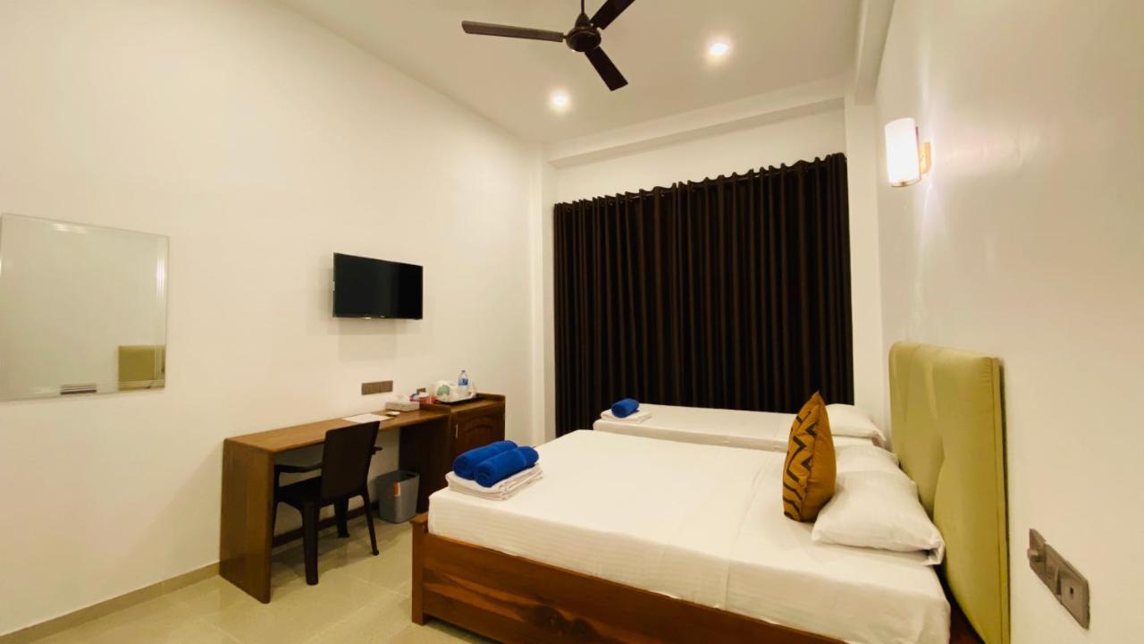 Ziegler Cottage Negombo Exterior photo