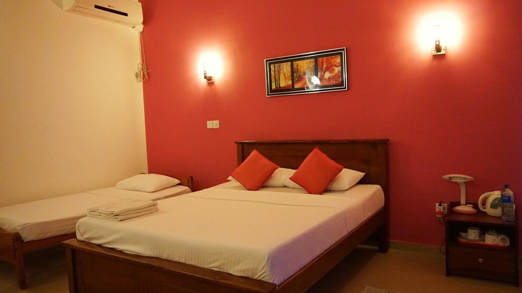 Ziegler Cottage Negombo Exterior photo